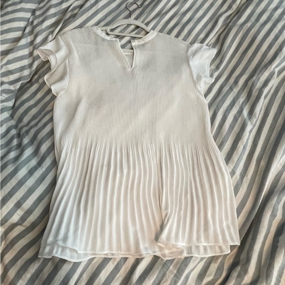 NWOT Adrianna Papell Blouse Ivory Pleated Flutter Sleeve small dirt mark - Picture 8 of 8